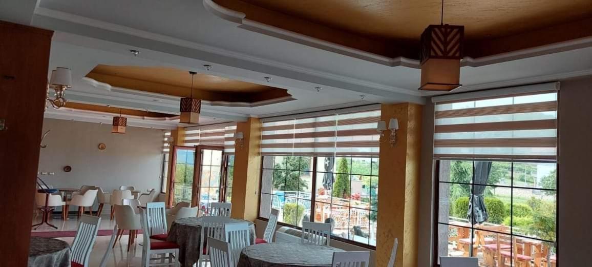 Hotel Vila Toska Piskupat Kültér fotó